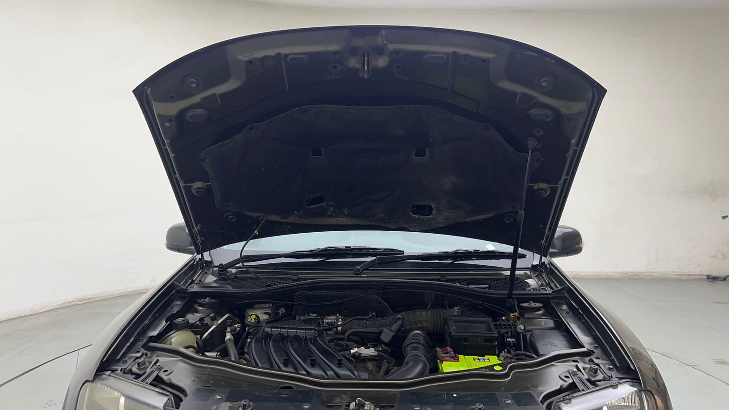 Used 2018 Renault Duster RXS CVT Petrol Automatic engine ENGINE & BONNET OPEN FRONT VIEW