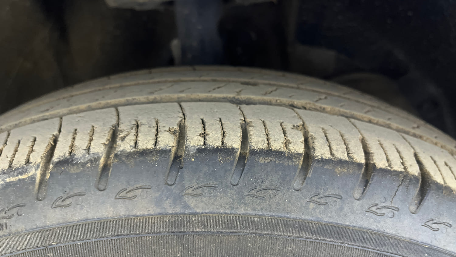 Used 2018 Maruti Suzuki Swift VXi AMT Petrol Automatic tyres RIGHT FRONT TYRE TREAD VIEW
