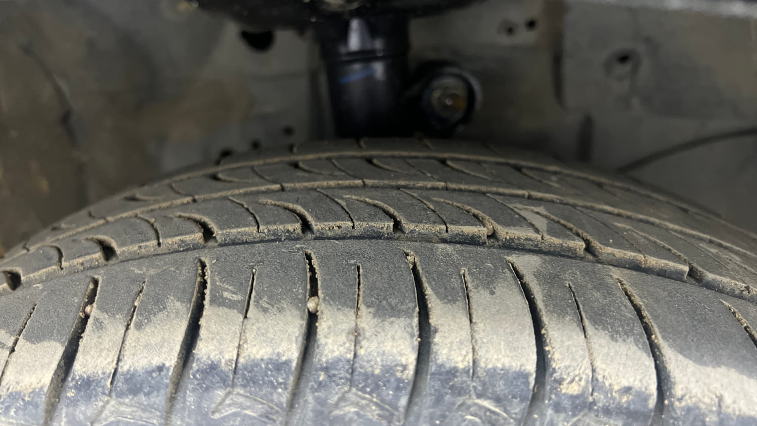 Used 2016 Honda Amaze 1.2 S i-VTEC Petrol Manual tyres RIGHT FRONT TYRE TREAD VIEW