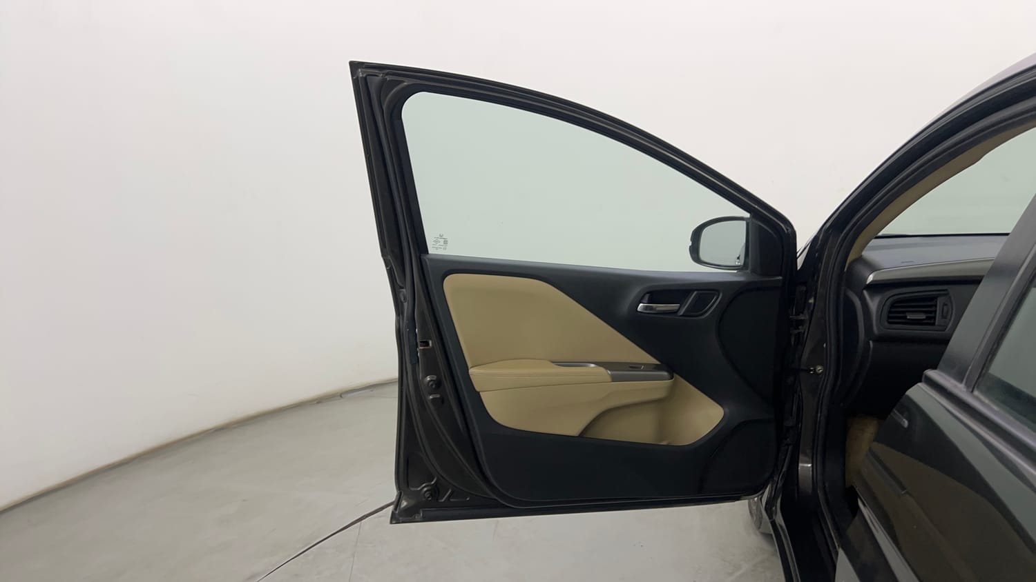 Used 2016 Honda City VX CVT Petrol Automatic interior LEFT FRONT DOOR OPEN VIEW