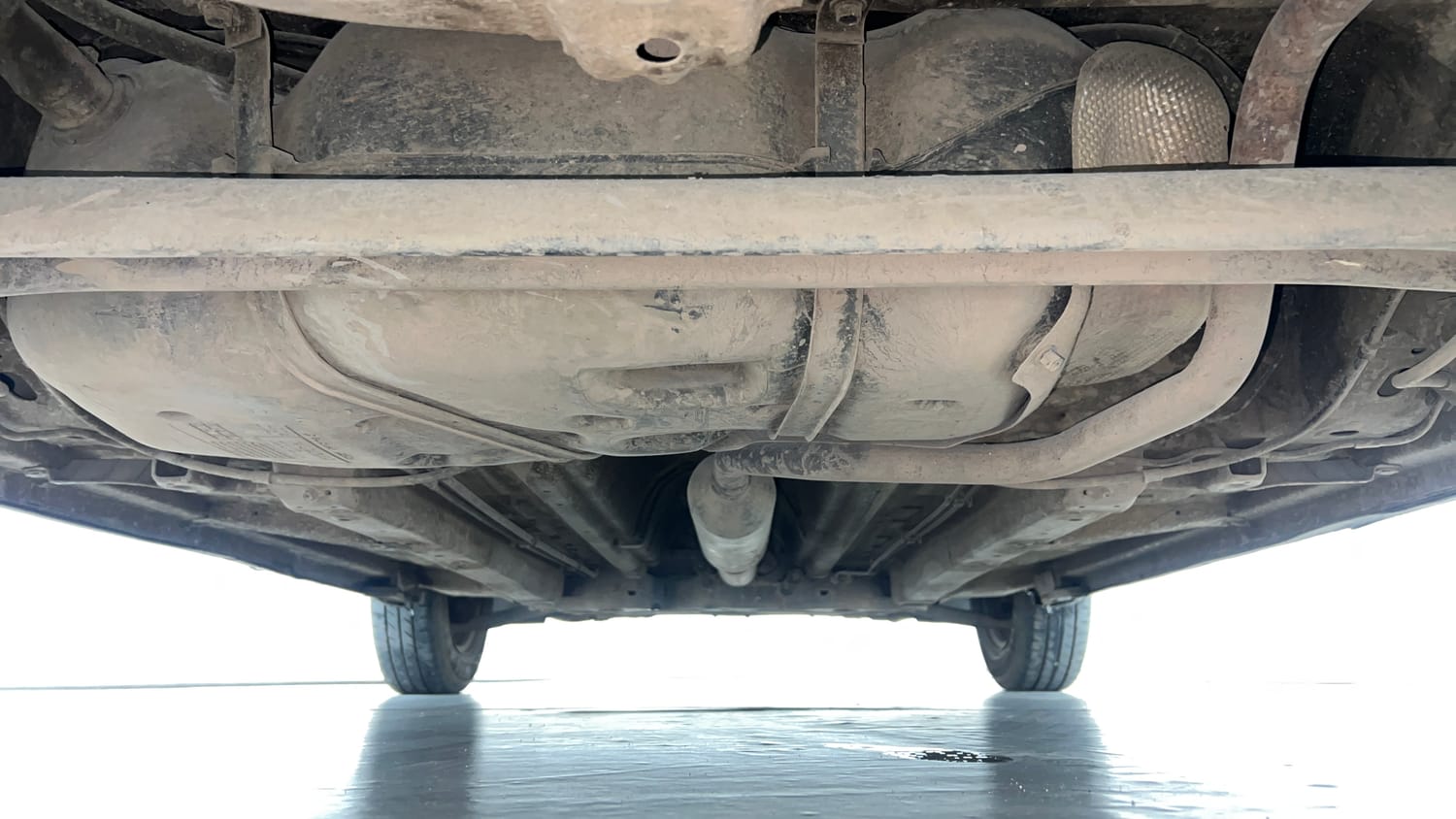 Used 2017 Maruti Suzuki Swift VXi Petrol Manual extra REAR UNDERBODY VIEW (TAKEN FROM REAR)