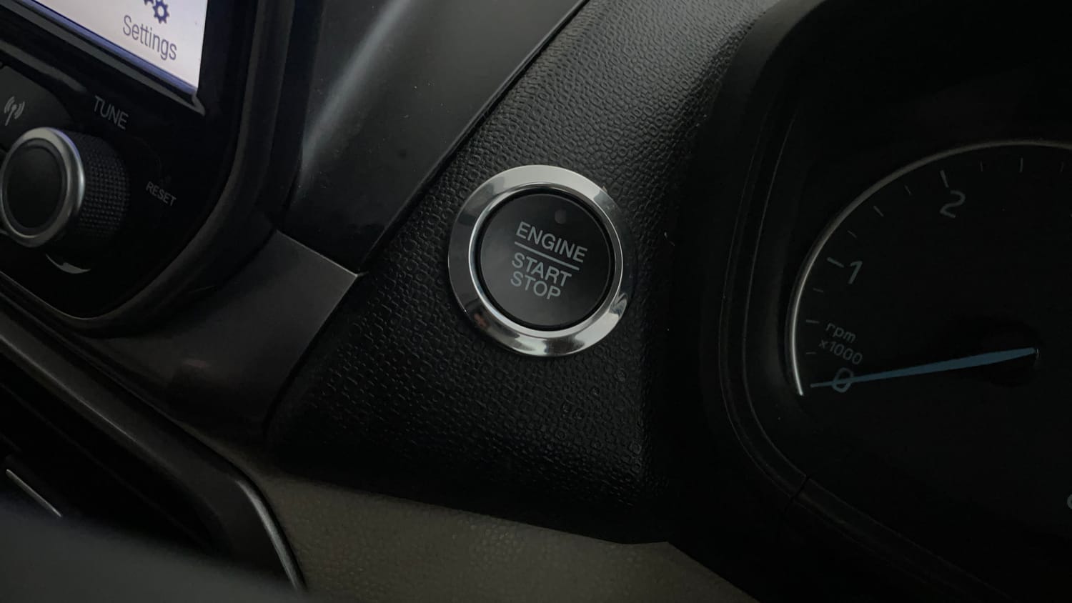 Used 2021 Ford EcoSport Titanium 1.5L TDCi Diesel Manual top_features Keyless start
