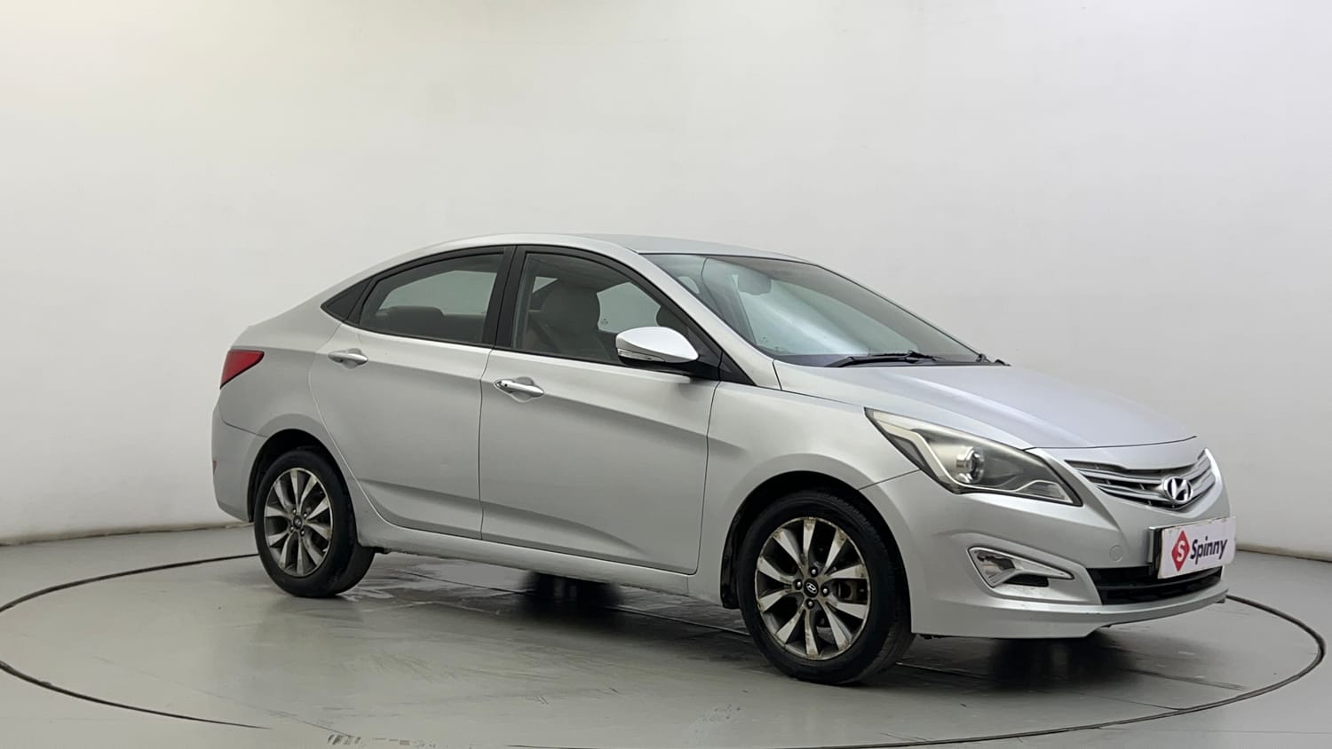 Used 2017 Hyundai Verna 1.6 CRDI SX (O) Diesel Manual exterior RIGHT FRONT CORNER VIEW