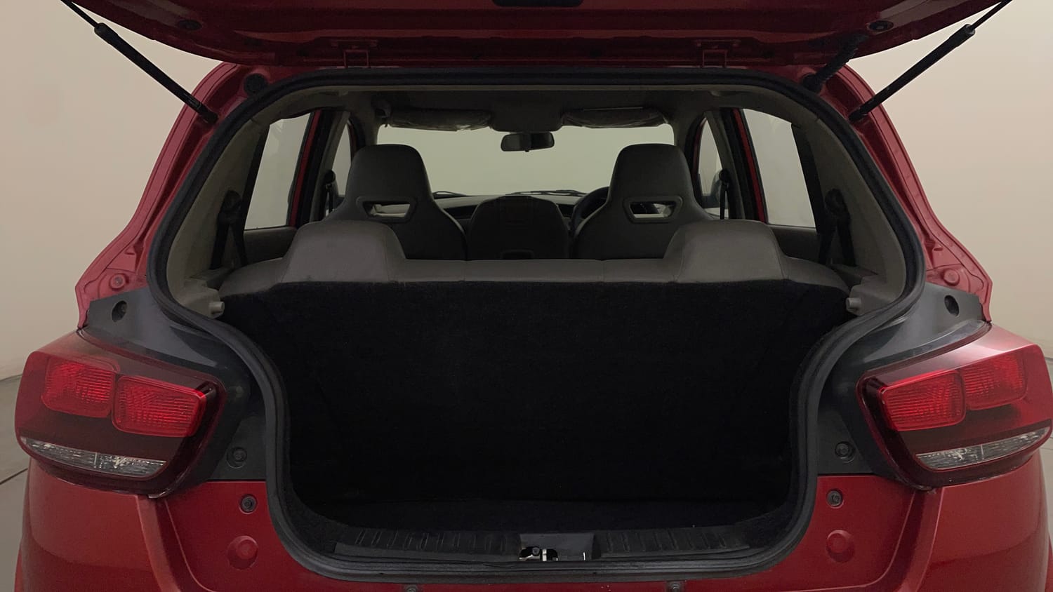 Used 2016 Mahindra KUV100 K2 Plus 6 STR Petrol Manual interior DICKY INSIDE VIEW