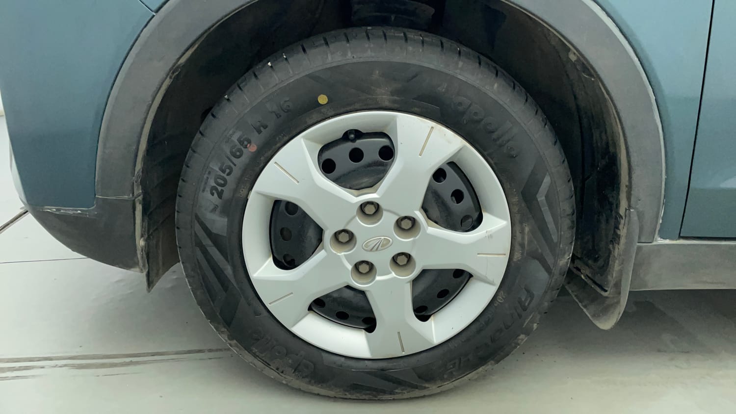 Used 2021 Mahindra XUV 300 W6 1.2 Petrol Petrol Manual tyres LEFT FRONT TYRE RIM VIEW