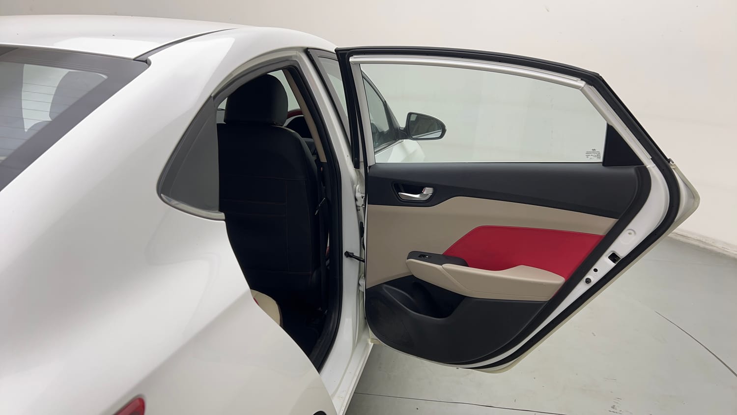 Used 2019 Hyundai Verna SX 1.6 VTVT Petrol Manual interior RIGHT REAR DOOR OPEN VIEW