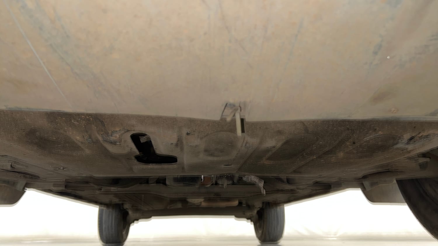 Used 2018 Renault Duster RXS CVT Petrol Automatic extra FRONT LEFT UNDERBODY VIEW