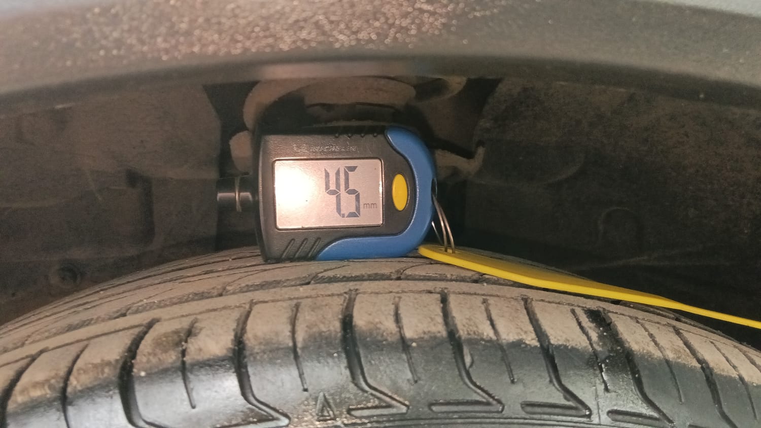 Used 2018 Ford Freestyle Titanium 1.2 Ti-VCT Petrol Manual tyres LEFT FRONT TYRE TREAD VIEW