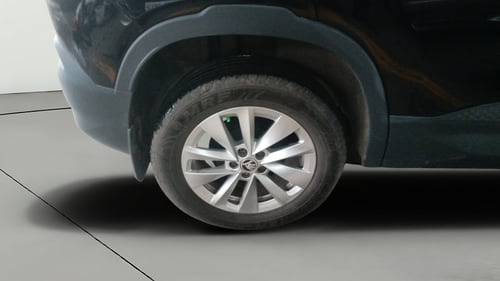 Used 2025 Skoda Kylaq Signature Petrol Manual tyres RIGHT REAR TYRE RIM VIEW