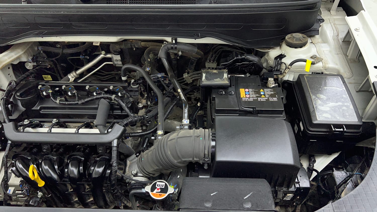 Used 2023 Hyundai Venue S (O) 1.2 Petrol Petrol Manual engine ENGINE LEFT SIDE VIEW