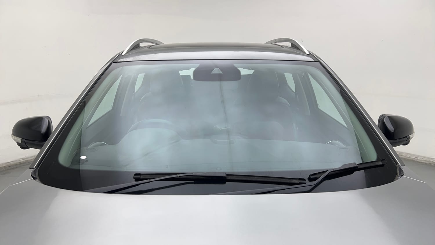 Used 2023 MG Motors Astor Savvy 1.3 Turbo AT S Red Petrol Automatic exterior FRONT WINDSHIELD VIEW