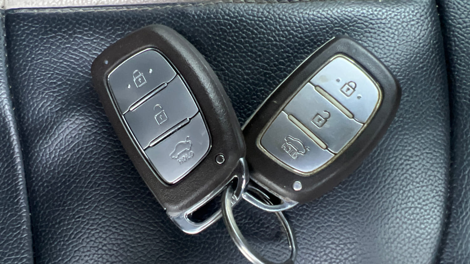 Used 2016 Hyundai Xcent SX 1.2 (O) Petrol Manual extra CAR KEY VIEW