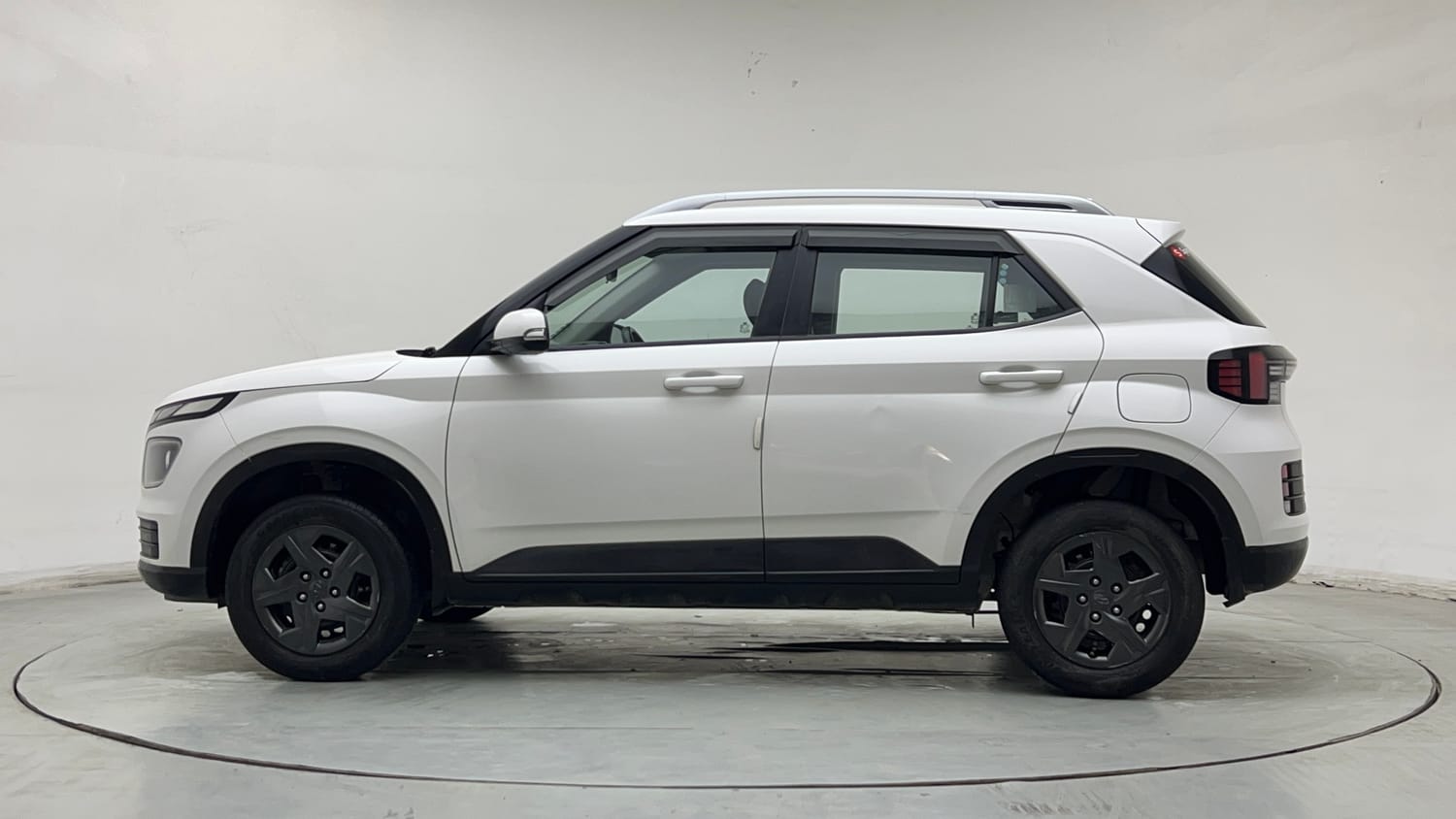 Used 2023 Hyundai Venue S (O) 1.2 Petrol Petrol Manual exterior LEFT SIDE VIEW