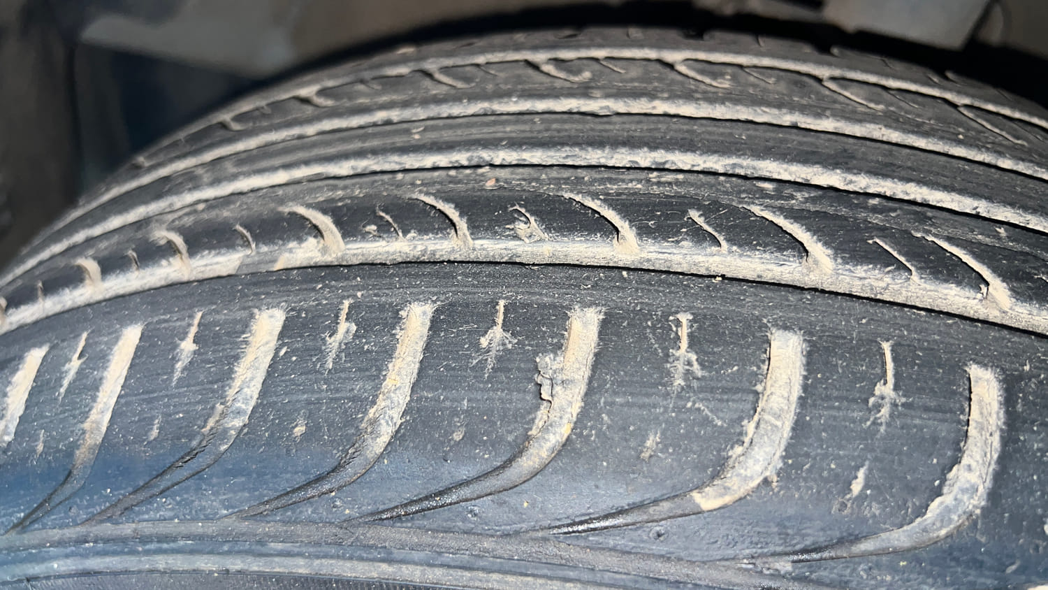 Used 2012 Hyundai i20 Magna 1.2 Petrol Manual tyres LEFT FRONT TYRE TREAD VIEW
