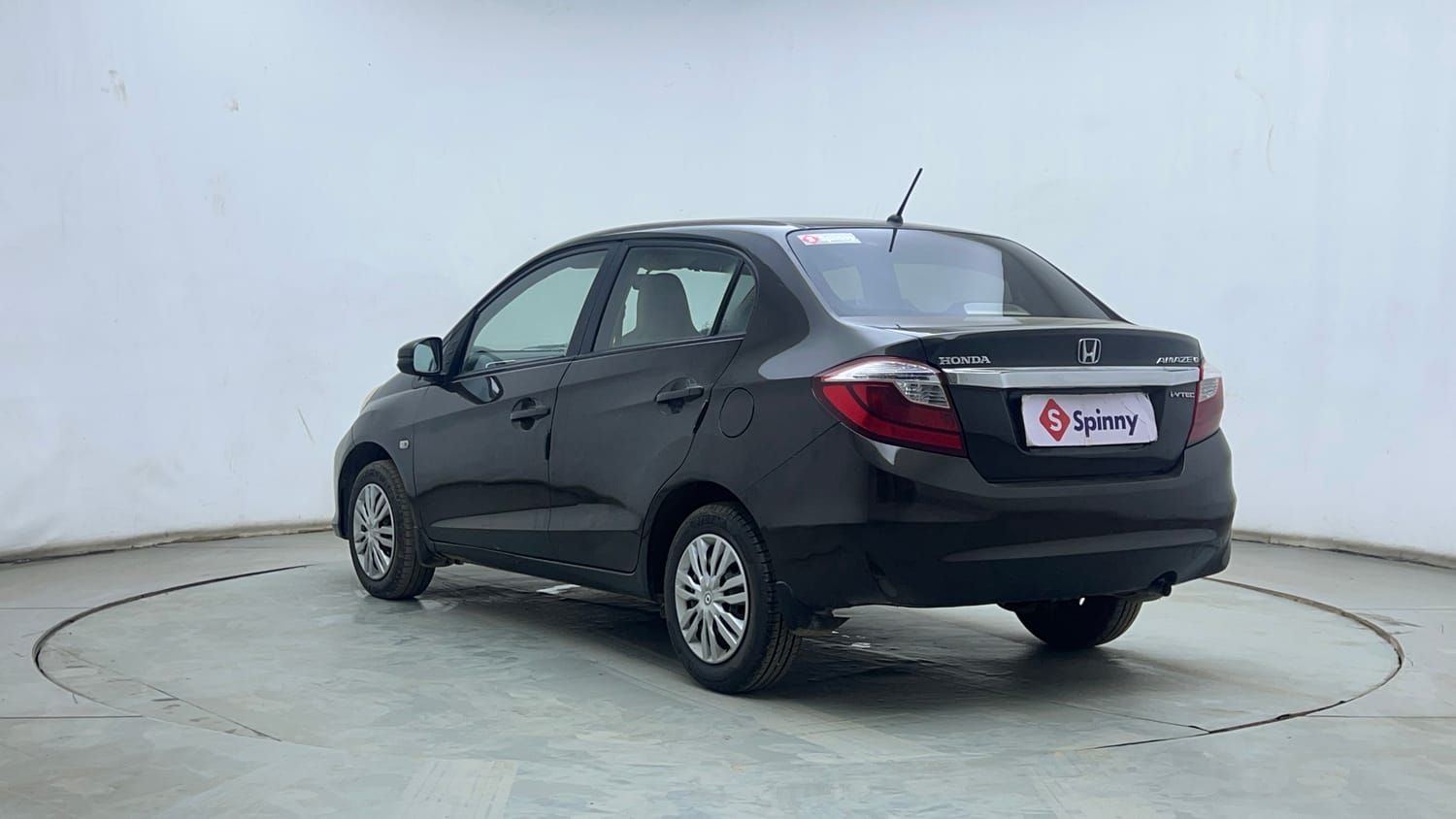 Used 2016 Honda Amaze 1.2 S i-VTEC Petrol Manual exterior LEFT REAR CORNER VIEW