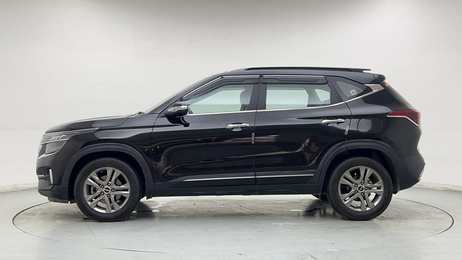 Used 2023 kia Seltos HTX 1.5 Petrol IVT Petrol Automatic exterior LEFT SIDE VIEW