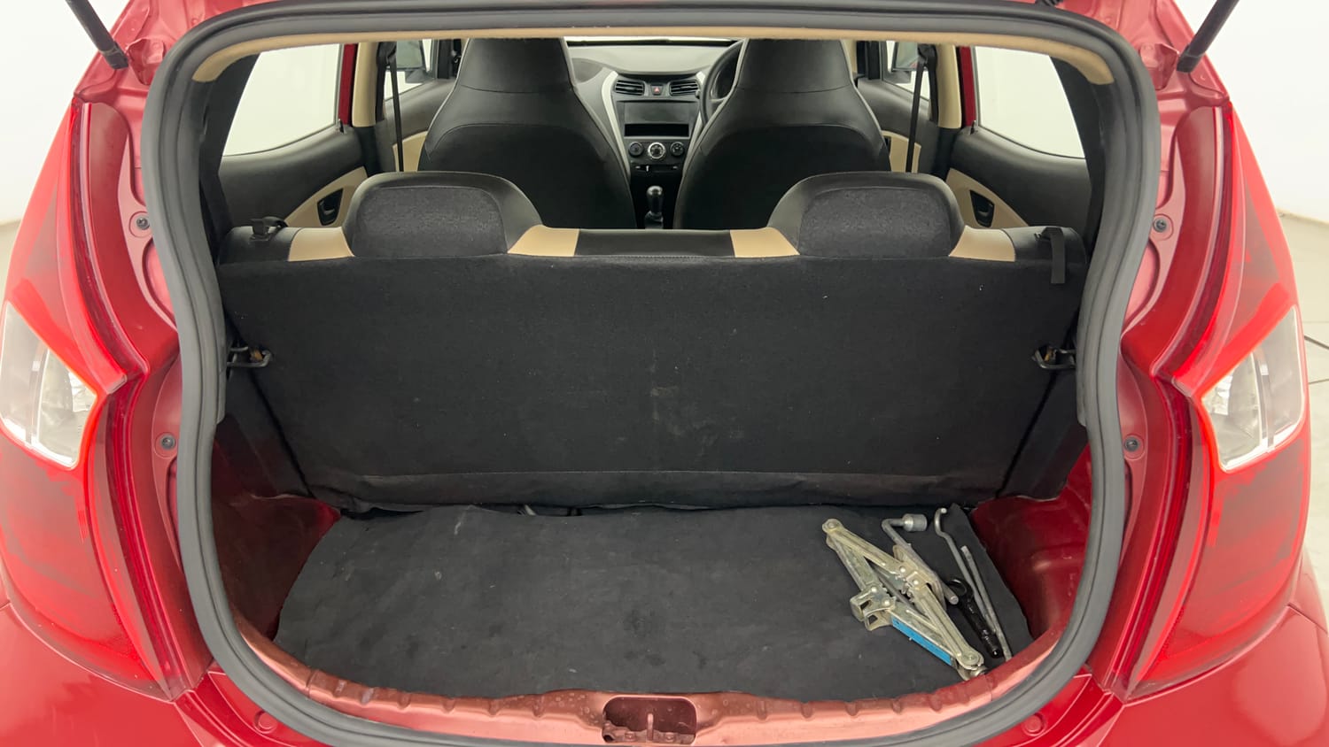 Used 2016 Hyundai Eon Era + AirBag Petrol Manual interior DICKY INSIDE VIEW