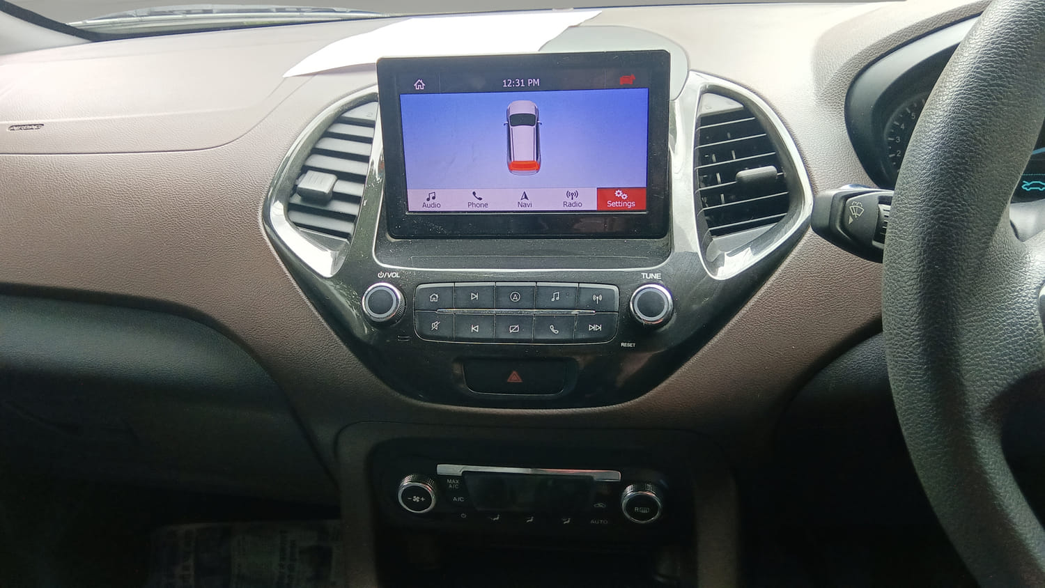 Used 2018 Ford Freestyle Titanium 1.2 Ti-VCT Petrol Manual interior MUSIC SYSTEM & AC CONTROL VIEW