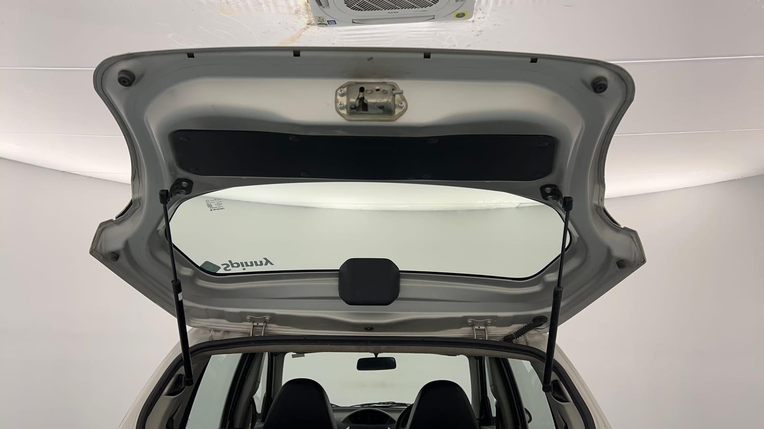 Used 2018 Maruti Suzuki Alto 800 LXi Petrol Manual interior DICKY DOOR OPEN VIEW