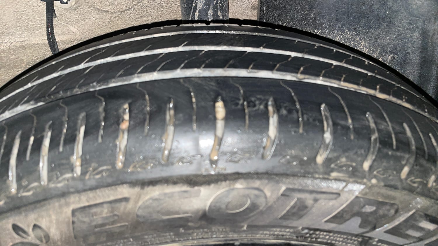Used 2025 Tata Altroz Accomplished Plus S Petrol 6DCT Petrol Automatic tyres LEFT REAR TYRE TREAD VIEW