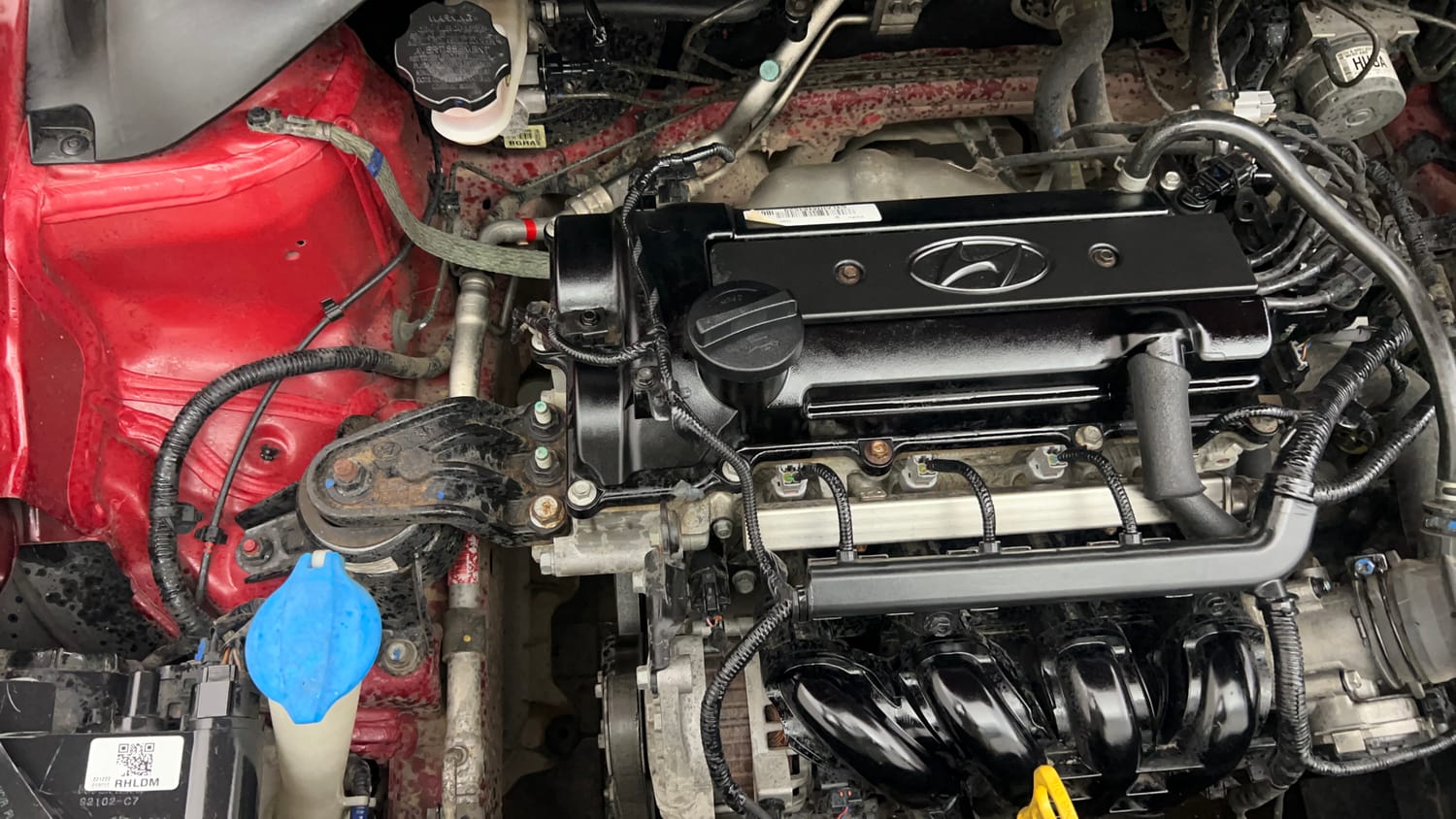 Used 2017 Hyundai Elite i20 Asta 1.2 Dual Tone Petrol Manual engine ENGINE RIGHT SIDE VIEW