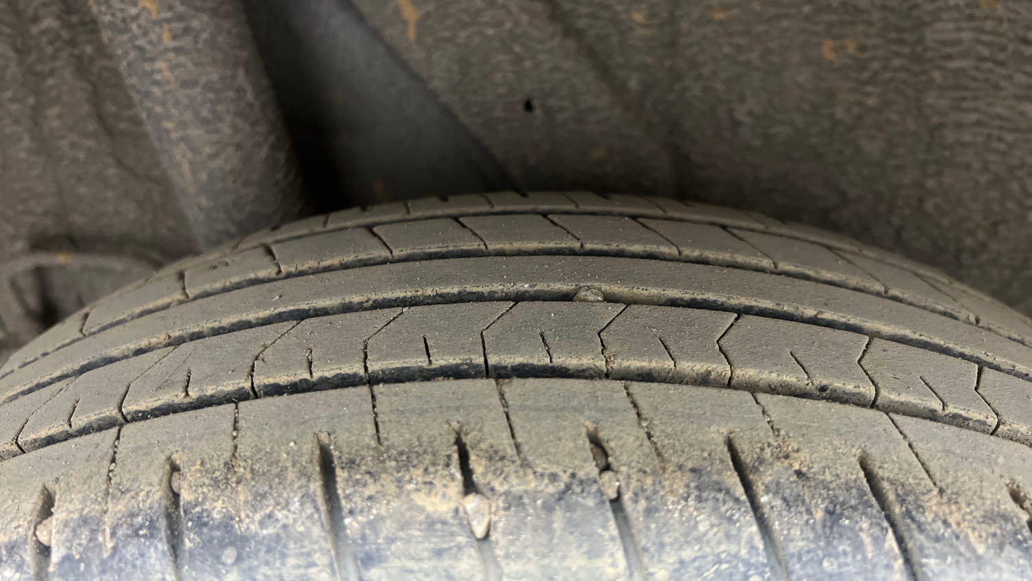 Used 2023 Hyundai Venue SX 1.2 Petrol Petrol Manual tyres RIGHT REAR TYRE TREAD VIEW