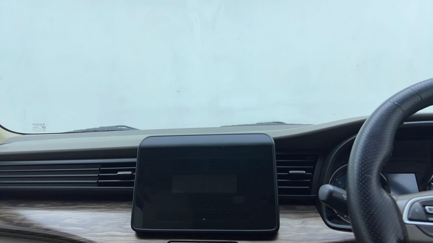 Used 2019 Maruti Suzuki New Ertiga ZXi AT Petrol Automatic top_features Integrated (in-dash) music system