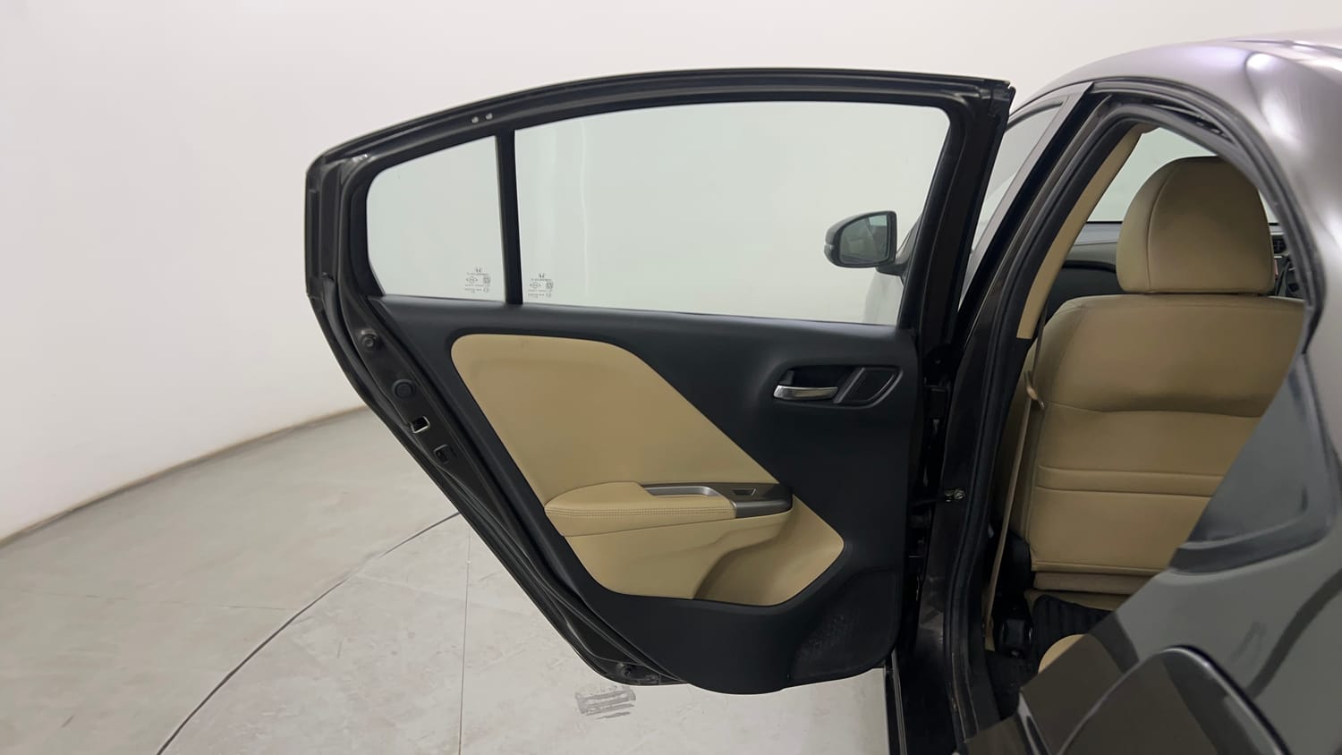 Used 2016 Honda City VX CVT Petrol Automatic interior LEFT REAR DOOR OPEN VIEW