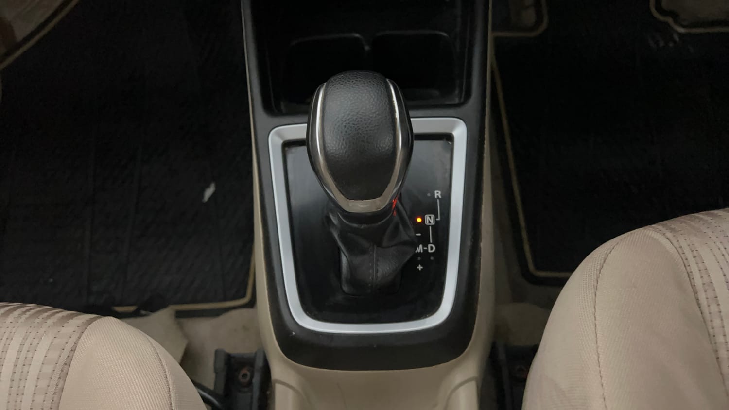 Used 2018 Maruti Suzuki Dzire VXi AMT Petrol Automatic interior GEAR  KNOB VIEW