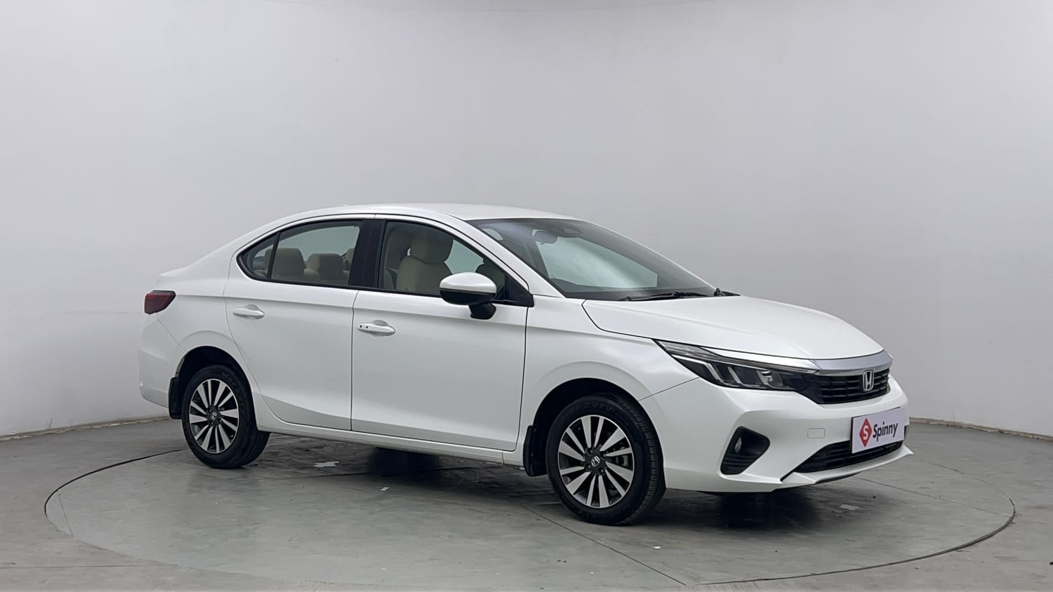 Used 2023 Honda City V Petrol CVT Petrol Automatic exterior RIGHT FRONT CORNER VIEW