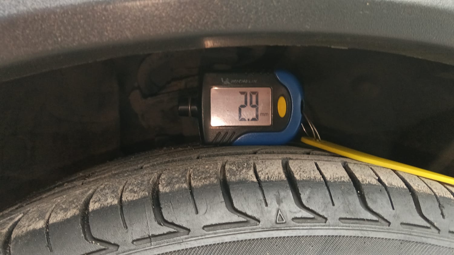 Used 2018 Ford Freestyle Titanium 1.2 Ti-VCT Petrol Manual tyres RIGHT FRONT TYRE TREAD VIEW