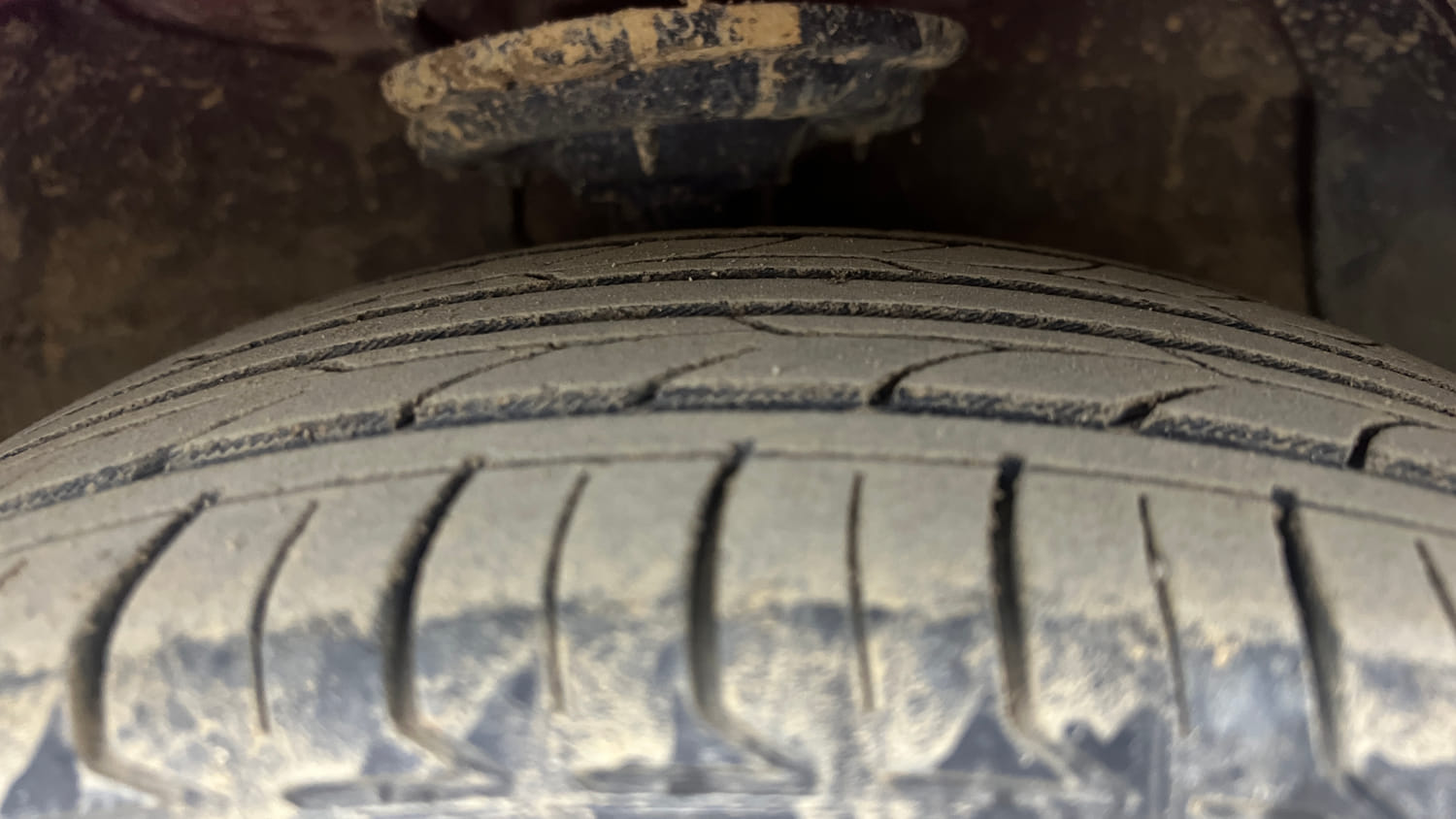 Used 2016 Hyundai Xcent SX 1.2 (O) Petrol Manual tyres RIGHT FRONT TYRE TREAD VIEW