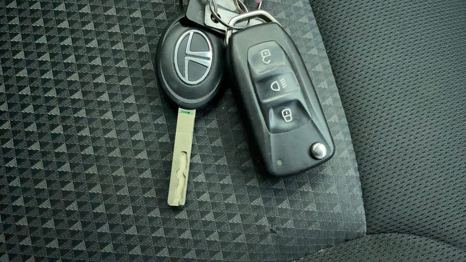 Used 2019 Tata Tiago Revotron XZA Plus Petrol Automatic extra CAR KEY VIEW