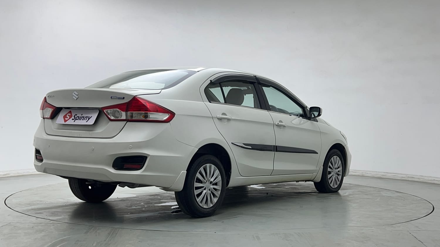 Used 2024 Maruti Suzuki Ciaz Sigma 1.5 Petrol Manual exterior RIGHT REAR CORNER VIEW