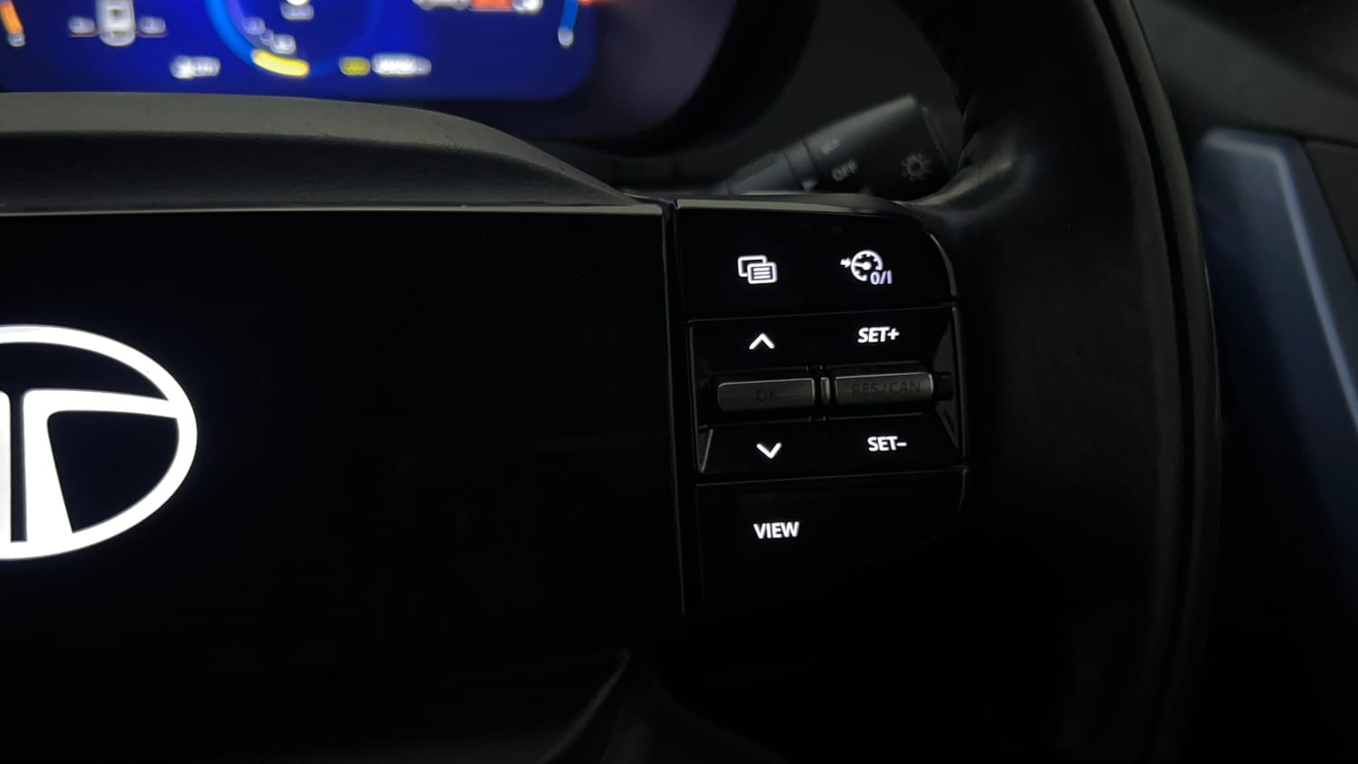 Used 2024 Tata Curvv Creative Plus S 1.2 Revotron Petrol 7DCA Petrol Automatic top_features Cruise control