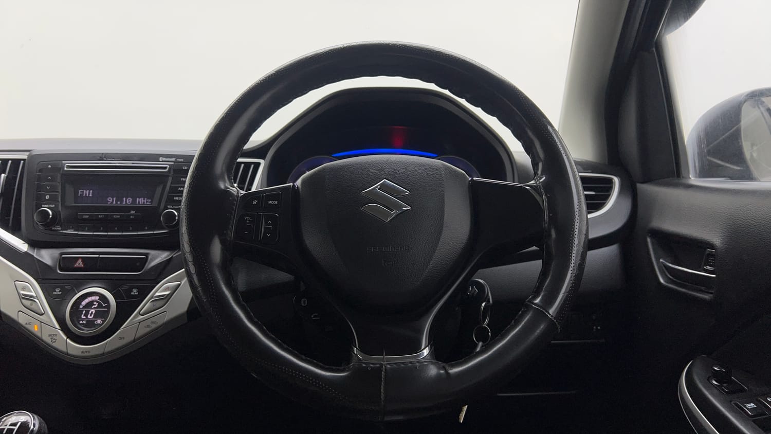 Used 2017 Maruti Suzuki Baleno Delta 1.2 Petrol Manual interior STEERING VIEW