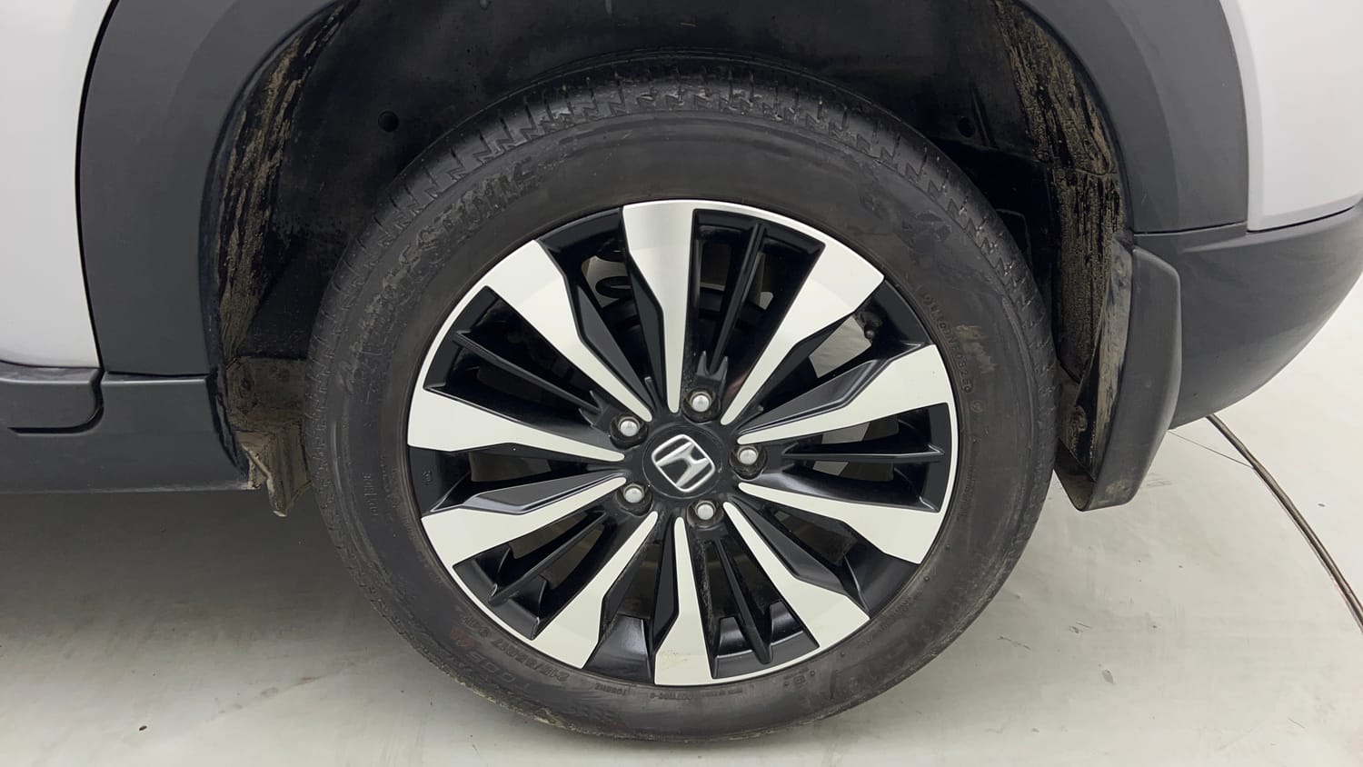 Used 2025 Honda Elevate ZX CVT Petrol Automatic tyres LEFT REAR TYRE RIM VIEW