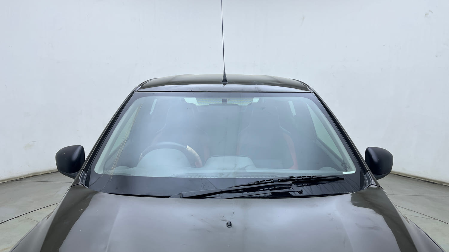 Used 2018 Renault Kwid RXT Opt Petrol Manual exterior FRONT WINDSHIELD VIEW