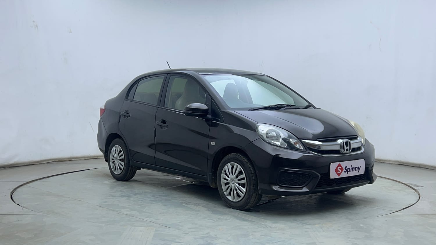 Used 2016 Honda Amaze 1.2 S i-VTEC Petrol Manual exterior RIGHT FRONT CORNER VIEW