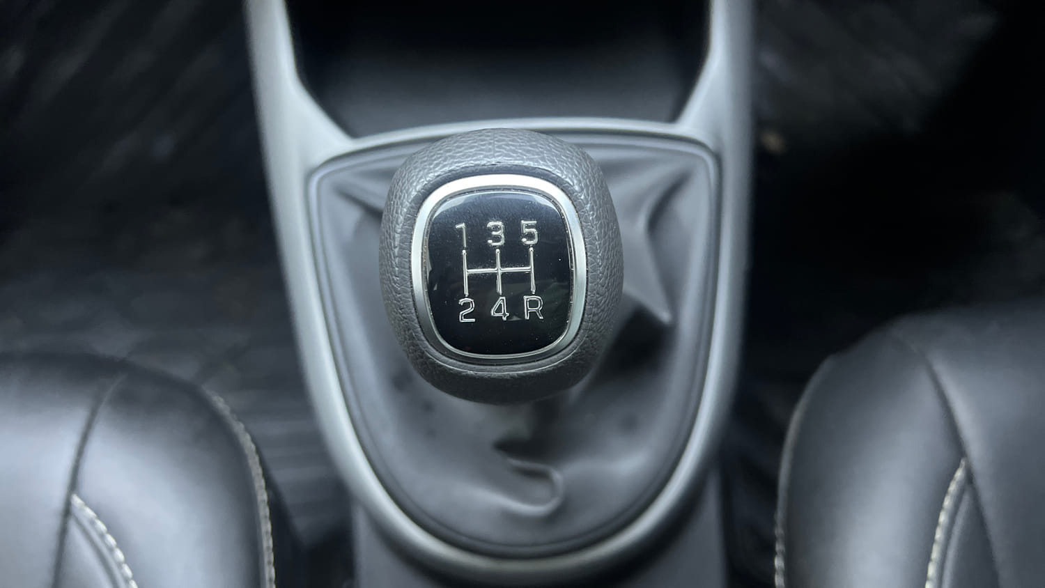 Used 2021 Hyundai Grand i10 Nios Sportz 1.2 Kappa VTVT Petrol Manual interior GEAR  KNOB VIEW