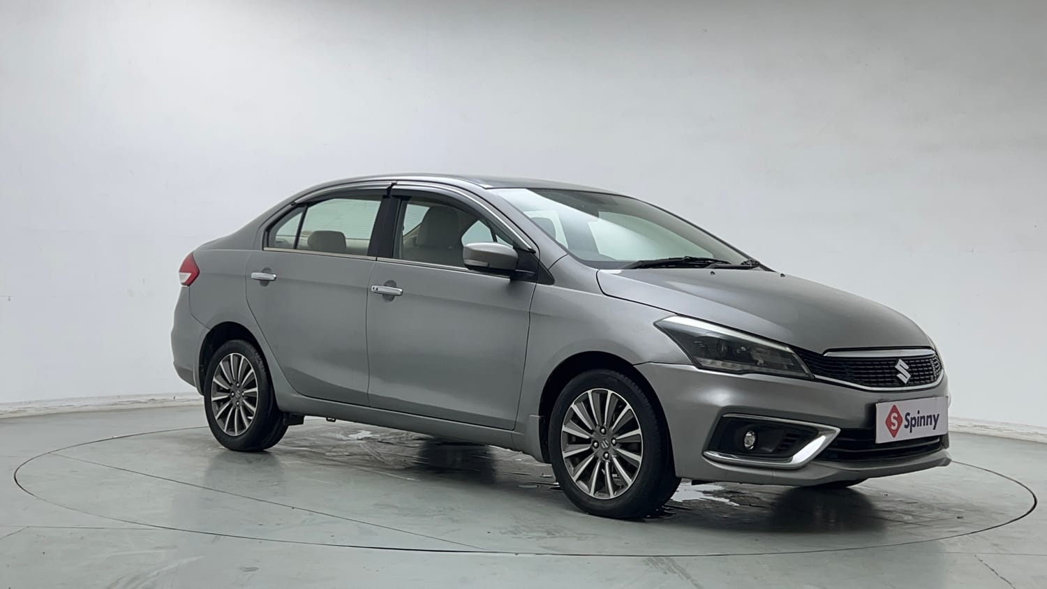 Used 2020 Maruti Suzuki Ciaz Alpha Hybrid 1.5 Petrol Manual exterior RIGHT FRONT CORNER VIEW