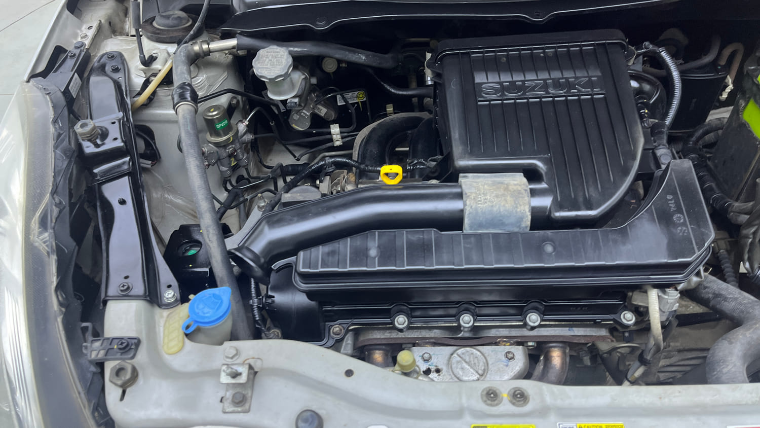 Used 2015 Maruti Suzuki Swift Dzire VXI Petrol Manual engine ENGINE RIGHT SIDE VIEW