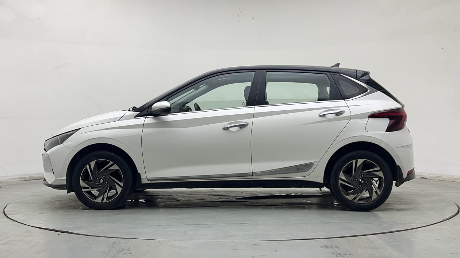 Used 2020 Hyundai New i20 Asta (O) 1.0 Turbo DCT Petrol Automatic exterior LEFT SIDE VIEW