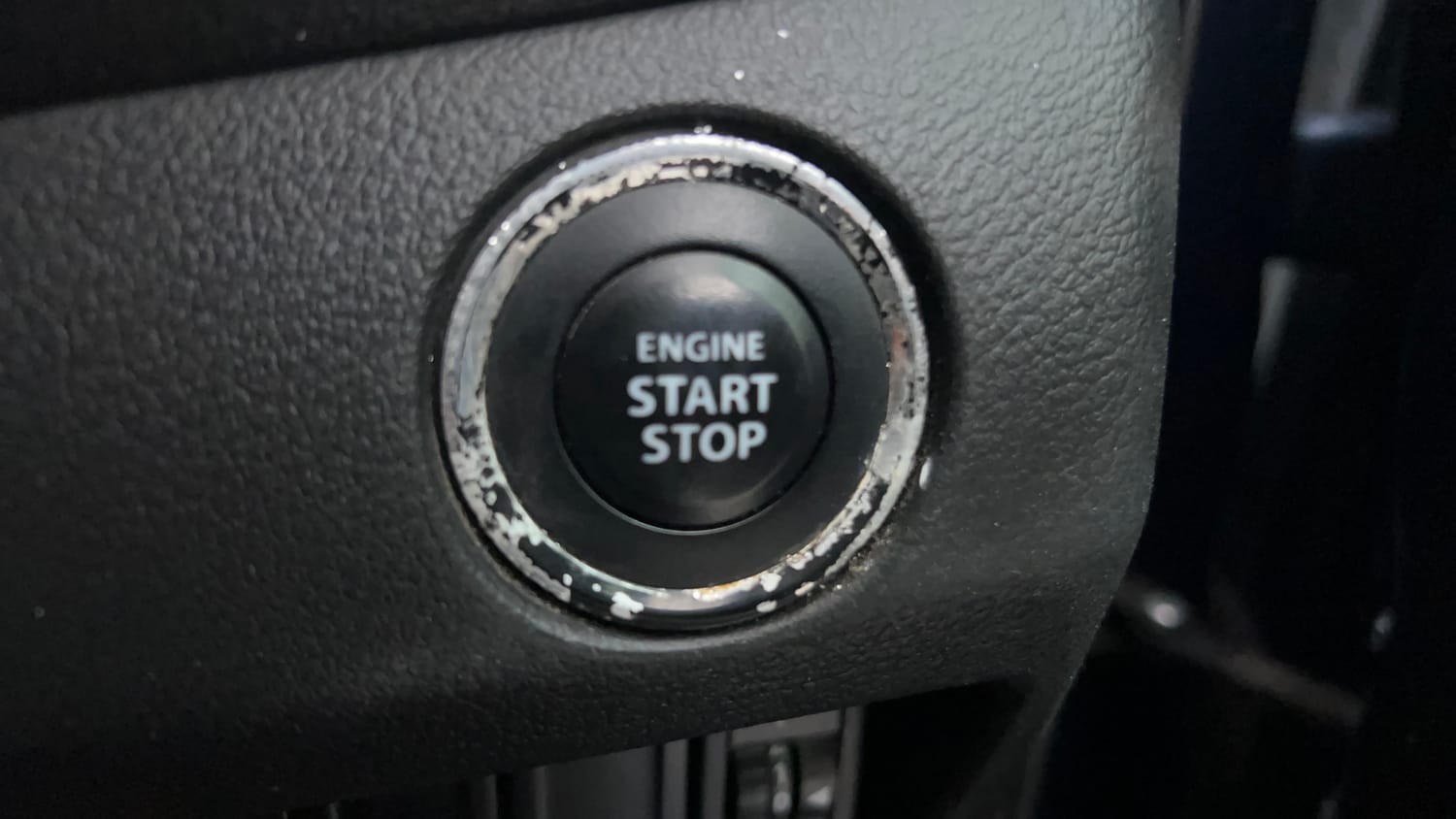 Used 2017 Maruti Suzuki Baleno Alpha 1.2 AT Petrol Automatic top_features Keyless start