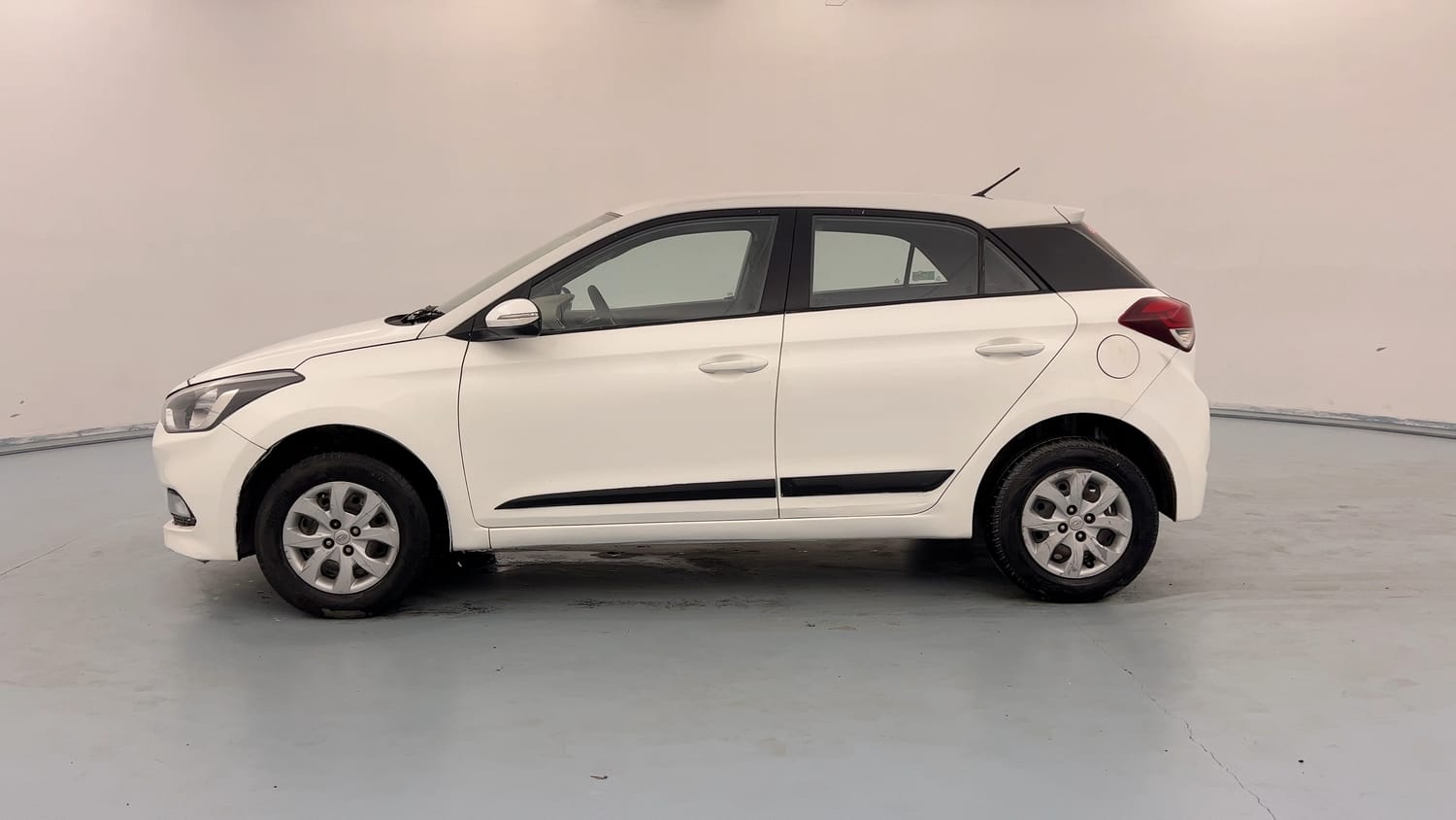 Used 2015 Hyundai Elite i20 Sportz 1.2 Petrol Manual exterior LEFT SIDE VIEW
