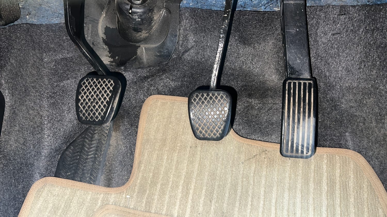 Used 2025 honda Amaze 2nd Generation VX 1.2 Petrol MT Petrol Manual interior PEDALS VIEW
