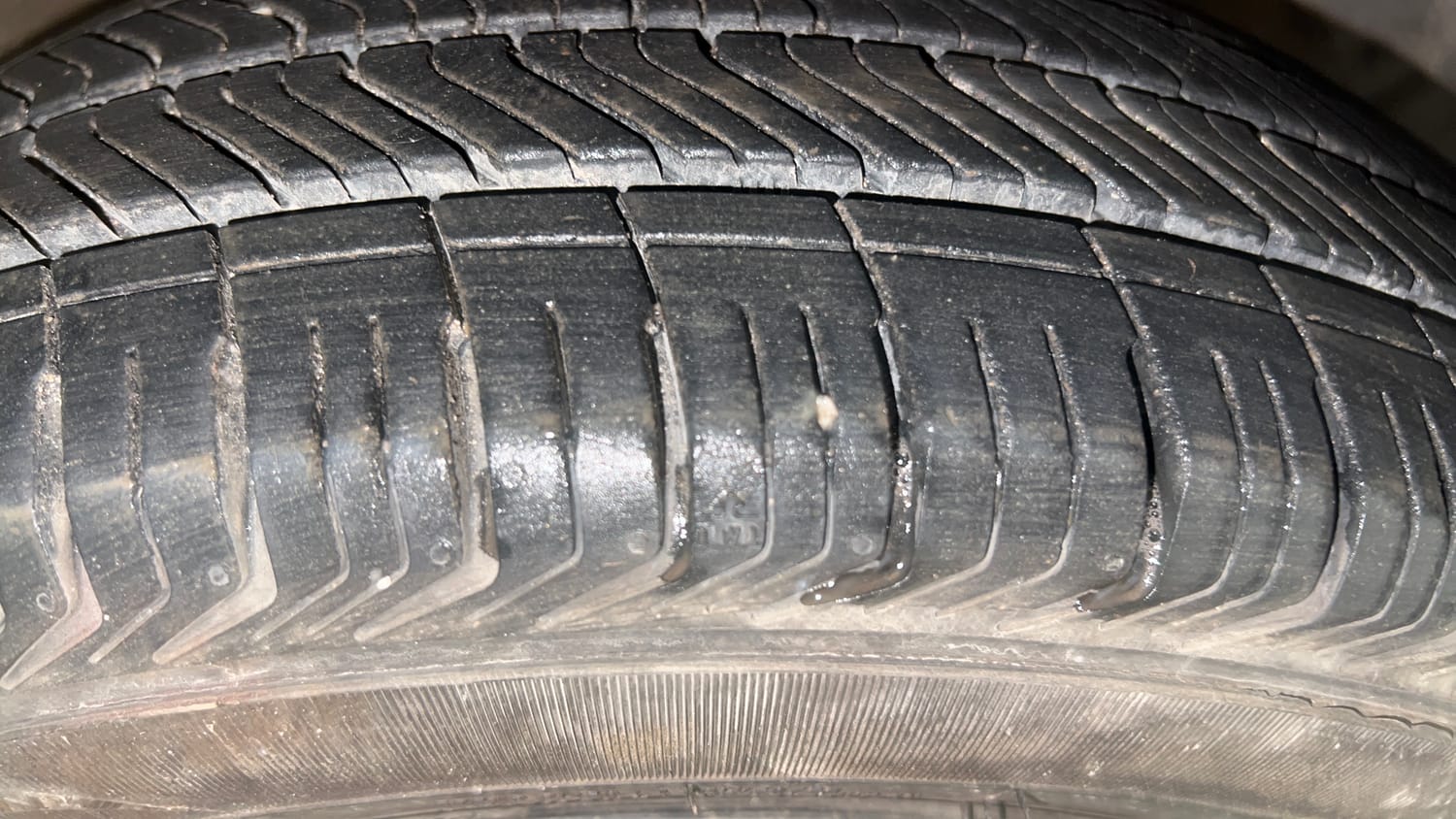 Used 2015 Hyundai Grand i10 Sportz 1.2 Kappa VTVT Petrol Manual tyres RIGHT FRONT TYRE TREAD VIEW