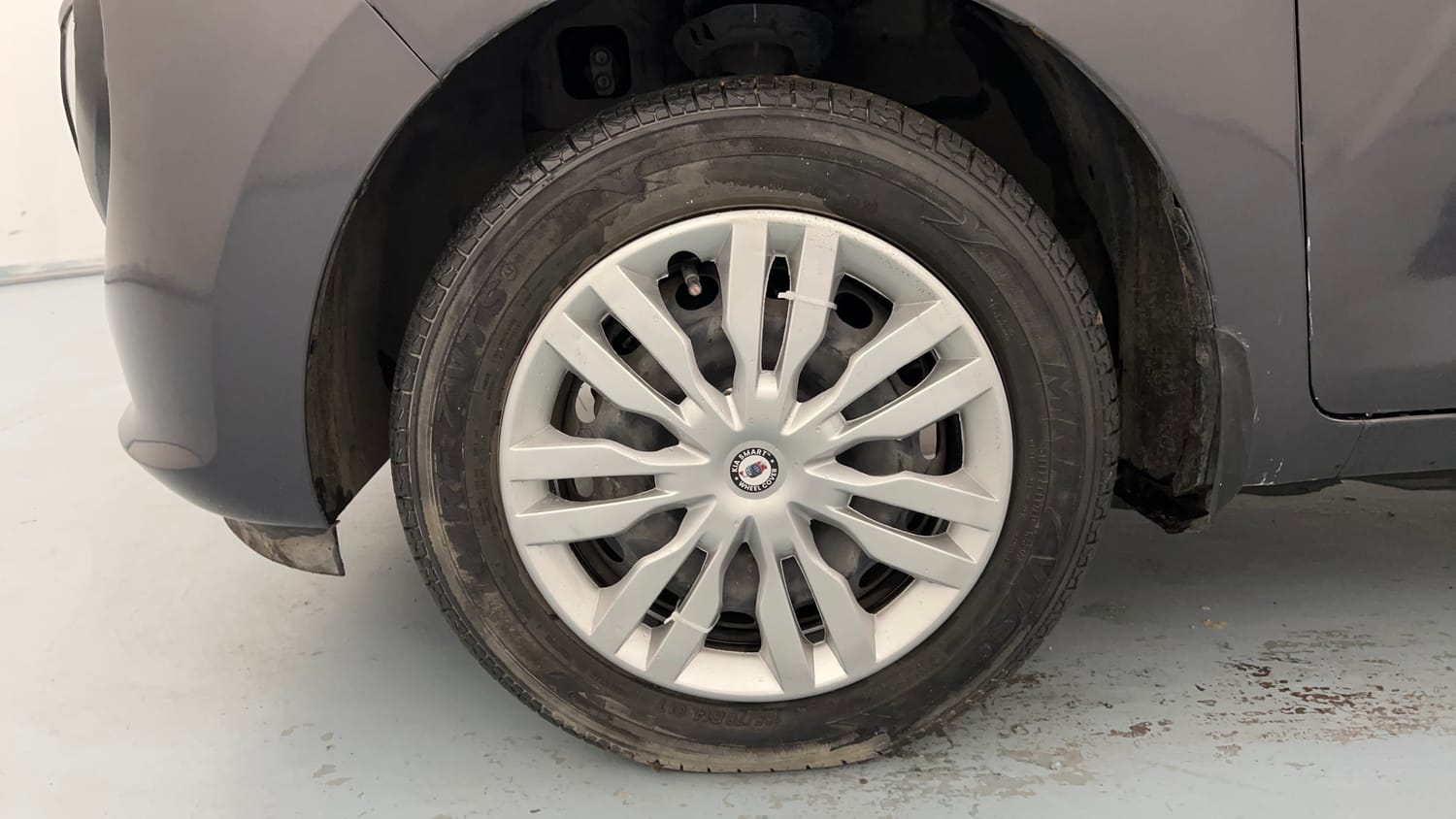 Used 2020 Hyundai Santro Sportz Petrol Manual tyres LEFT FRONT TYRE RIM VIEW