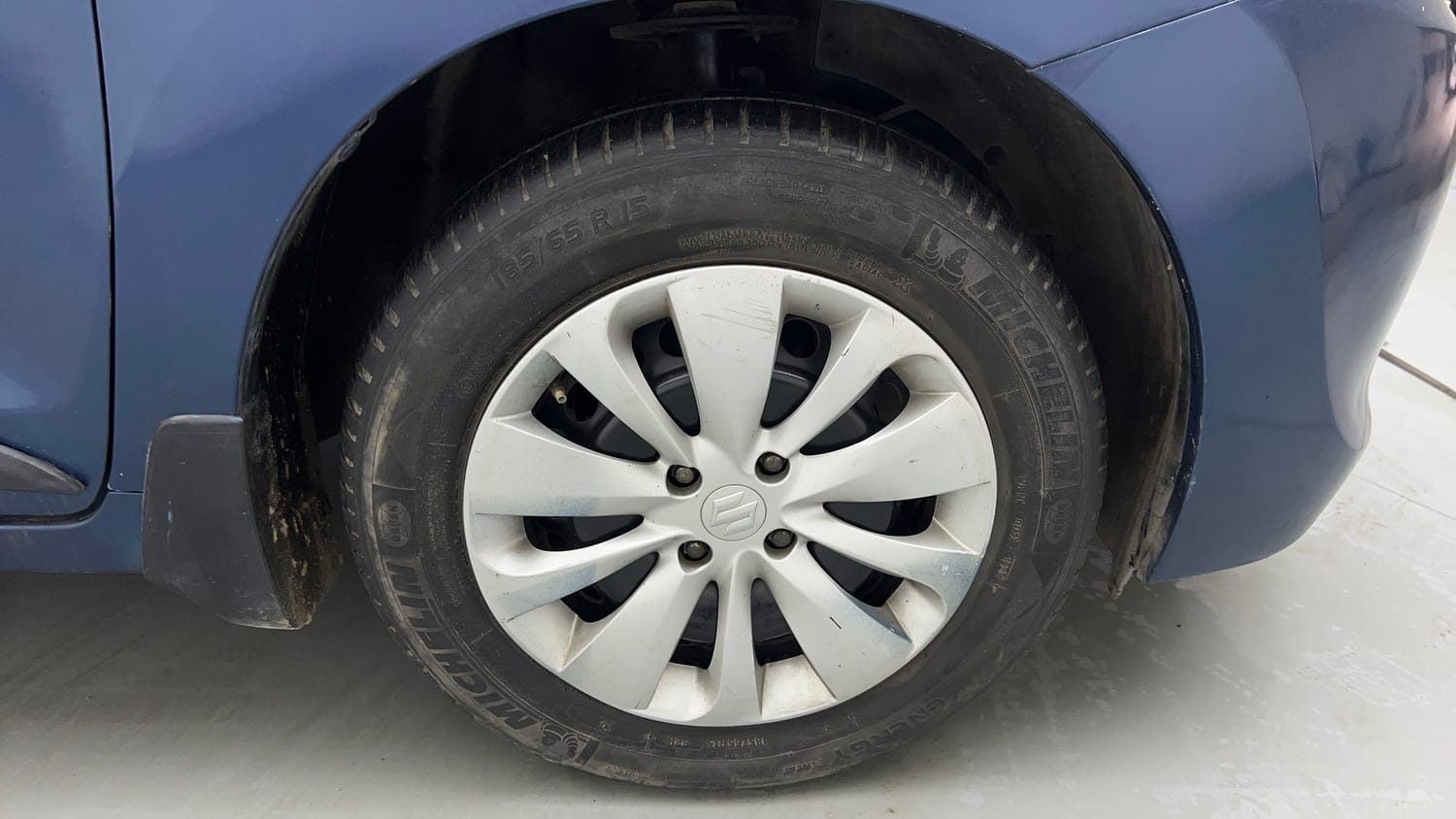 Used 2017 Maruti Suzuki Baleno Delta 1.2 Petrol Manual tyres RIGHT FRONT TYRE RIM VIEW