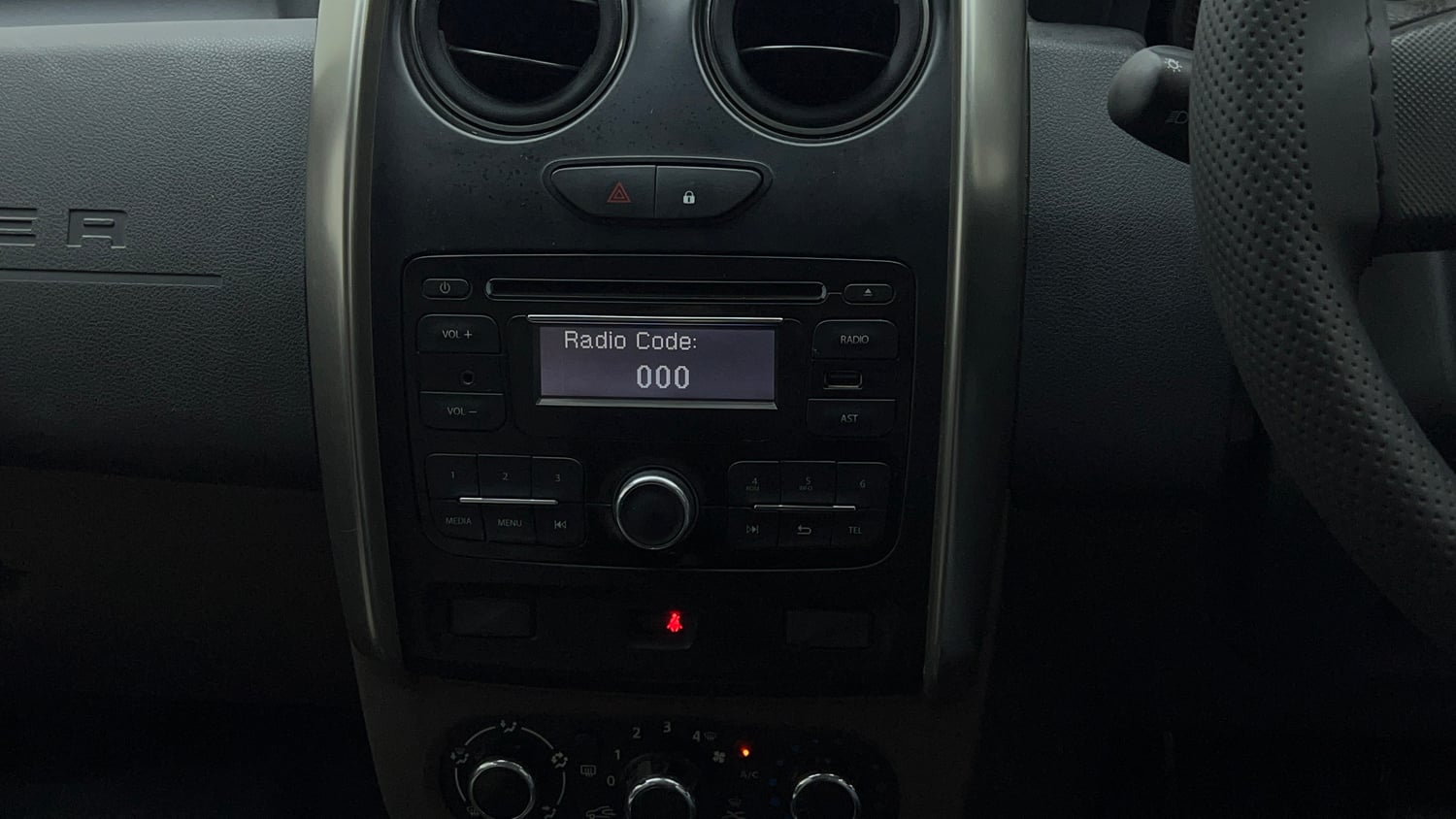 Used 2016 Renault Duster RXL Petrol Petrol Manual top_features Integrated (in-dash) music system